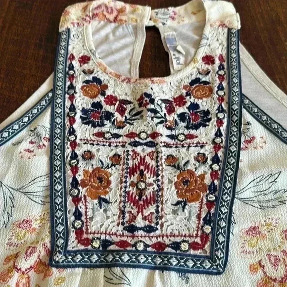Jolt | Cream Floral Embroidered Boho Tank Top - Picture 2 of 5